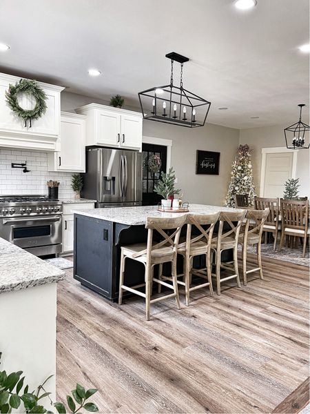 Farmhouse Kitchen Design, Kitchen Inspiration Design, Kitchen Inspo, Kitchen Redo, Distressed Wood, Kitchen Remodel Idea, White Cabinets, Kitchen Style, Diy Kitchen