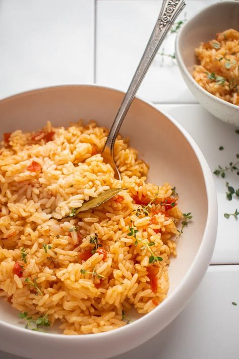 Instant Pot Spanish Rice That Takes Only 15 Minutes To Make Instant Pot Spanish Rice Recipe, Instant Pot Spanish Rice, Spanish Rice Recipe, Spanish Rice, Tomato Vegetable, Instapot Recipes, Rice Recipe, Pressure Cooker Recipes, Indian Recipes