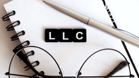 Knowing the pros and cons of an LLC allows you to make the right choice for establishing the entity of your company when you are starting a business. Llc Vision Board, Llc Aesthetic, Starting A Business Aesthetic, Own Business Aesthetic, Vision Board Frame, Business Llc, Prayer Vision Board, 2024 Manifestations, 2024 Affirmations