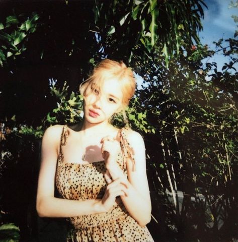 Rosé Polaroid, Blackpink Rosé Aesthetic, Rosé Aesthetic Blackpink, Rosé Girlfriend Material, Rosé Blackpink Aesthetic, Rosé Lq, Summer Diary, Rosé Summer, Rosé Aesthetic