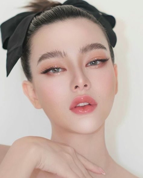 Makeup Asia, Makeup Ulzzang, Membentuk Alis, Asian Makeup Looks, Doll Eye Makeup, Korean Eye Makeup, Ulzzang Makeup, Ethereal Makeup, Pinterest Makeup