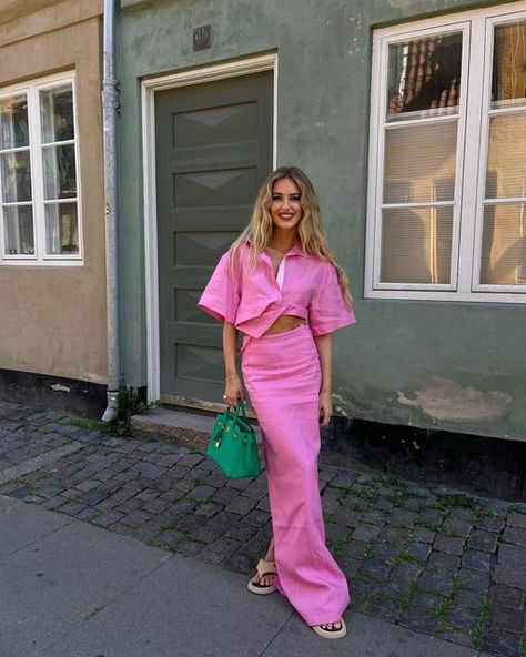 Pink Matching Set, Formal Smart Casual, Emili Sindlev, Fancy Dress Code, Matching Skirt Set, 2piece Outfits, Summer In The City, Street Dress, Instagram Summer