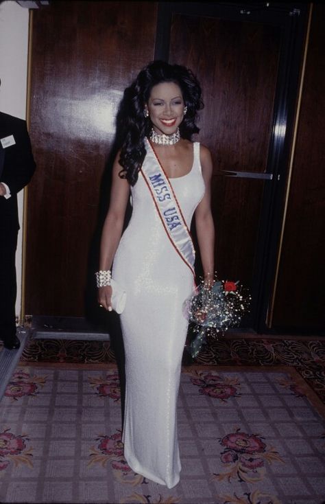 Kenya Moore is crowned Mis USA Beauty Pageant Aesthetic, Black Pageant Queens, Pageant Aesthetic, Pageant Life, Kenya Moore, Pageant Girls, Queen Aesthetic, Vintage Black Glamour, Miss Usa