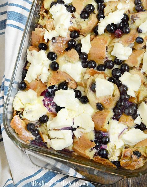 lemon blueberry bagel breakfast casserole Blueberry Bagel Breakfast, Blueberry Lemon Breakfast, Bagel Breakfast Casserole, Blueberry Bagels, Easy Breakfast Bake, Fresh Blueberry Recipes, Lemon Breakfast, Bagel Breakfast, Blueberry Bagel