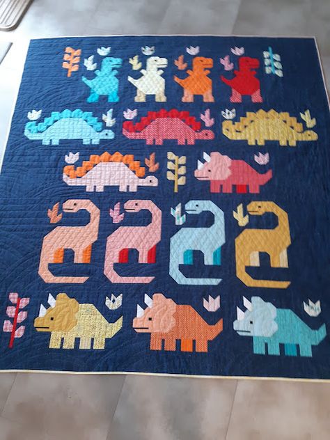 Dinosaur Quilts For Boys, Dinosaur Quilt Pattern Free Printable, Dinosaur Quilt Block, Dinosaur Quilt Pattern, Dinosaur Quilts, Elizabeth Hartman Quilts, Picture Blocks, Dinosaur Quilt, Kid Quilts