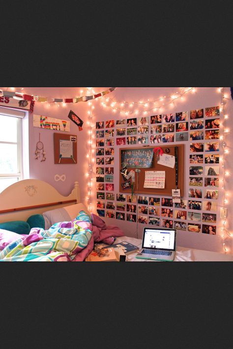 Tumblr room, i love the photos on the wall with the bulletin board! Uni Bedroom, Uni Room, Tumblr Rooms, Teen Girl Bedroom, Cute Bedroom Ideas, Dorm Bedroom, Room Goals, Teen Room Decor