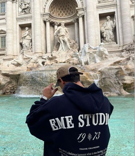 Eurotrip Outfits, Paris Photo Ideas, Rome Photo, Europe Aesthetic, Mens Photoshoot Poses, Men Closet, Pic Pose, Mens Outfit Inspiration, Aesthetic Boy