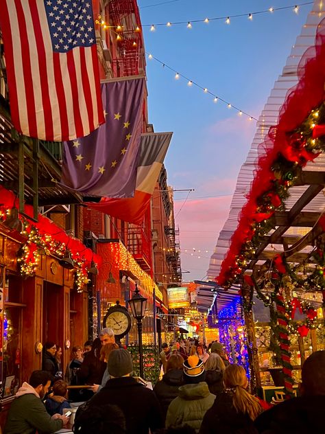 New York Little Italy, Sunset Photo Ideas, Little Italy Nyc, Little Italy New York, Band Trip, Summer Moodboard, San Gennaro, New York Vibes, Art Final