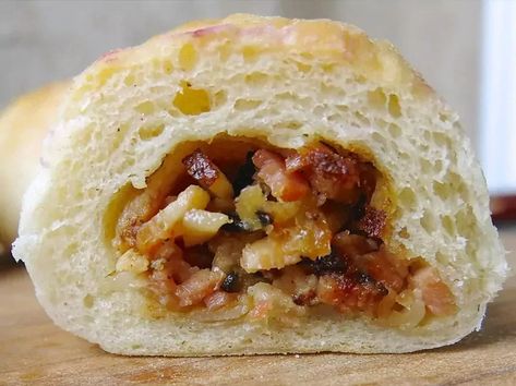 Traditional Lithuanian bacon buns - lasineciai Back Bacon Recipes, Bacon Buns, Latvian Food, Lithuanian Recipes, Frozen Bread Dough, How To Make Dough, Bacon Lover, Holiday Favorite Recipes, Bread Bun