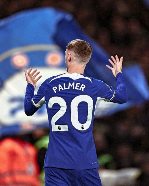 Man United stunned by Chelsea 4-3, with Cole Palmer's late winner. 🥊 Chelsea Vs Man City, Wallpaper Soccer, Chelsea Football Shirt, Chelsea Fc Wallpaper, Chelsea Wallpapers, Cole Palmer, Chelsea Blue, Instagram Man, Soccer Sports