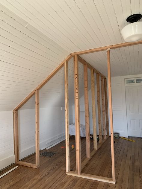 Building a Non Load Bearing Wall - Midcounty Journal Room With Slanted Ceiling, Slanted Ceiling Bedroom, Farmhouse Loft, Attic Bedroom Storage, Attic Makeover, Slanted Walls, Cabin Loft, Attic Closet, Closet Built Ins