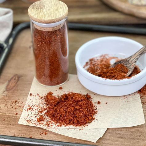 Chili Spice Mix Recipe, Chili Spice Mix, Tajin Seasoning, Tajin Recipes, Lime Seasoning, Dried Chili Peppers, Chili Lime Seasoning, Spice Blends Recipes, Spice Mix Recipes