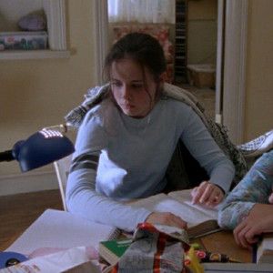 Football Anime, Estilo Rory Gilmore, Studera Motivation, Gilmore Girl, Lorelai Gilmore, I Love Cinema, Academic Motivation, Study Motivation Inspiration, Rory Gilmore