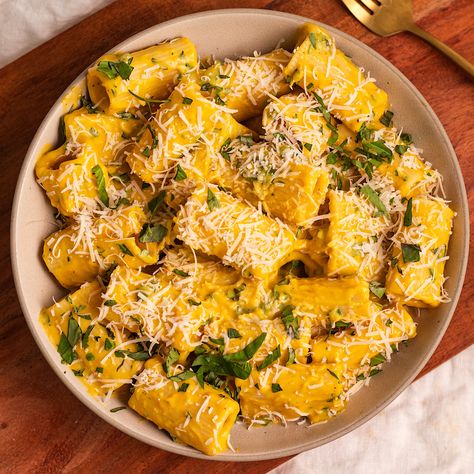 Healthy Pasta Dinner Ideas, Hi Protein Vegetarian Meals, Vegetarian Protein Dinner, Macro Friendly Fall Recipes, Quick Healthy Meals For Family, Cottage Cheese Spaghetti Squash, Cottage Cheese Based Sauce, Fall High Protein Meals, Fall Recipes Protein