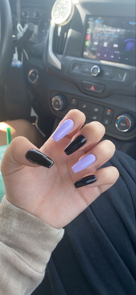 Black And Purple Nails, Black Acrylic Nails, Heart Nail Art, Heart Nail, Edgy Nails, Goth Nails, Grunge Nails, Simple Acrylic Nails, Colorful Aesthetic