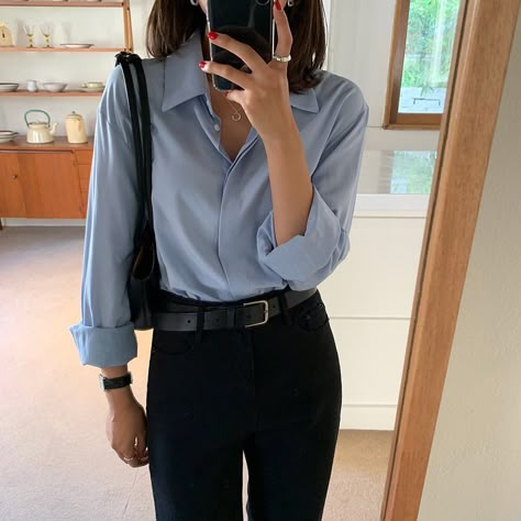 Blue Shirt Formal Women, Basic Shirts Women Minimal Classic, Mba Aesthetic, Professional Dress Code, Queen Outfits, Badass Outfit, Simple Style Outfits, Mix Match Outfits, Corporate Fashion