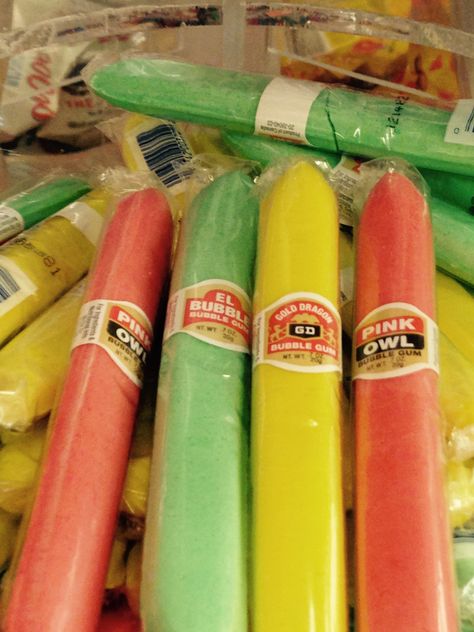 Bubble gum cigars were a fun treat in the early 1970s Bubble Gum Cigars, Old School Candy, Penny Candy, Nostalgic Candy, Childhood Memories 70s, Retro Candy, Good Old Days, Vintage Candy, Vintage Memory