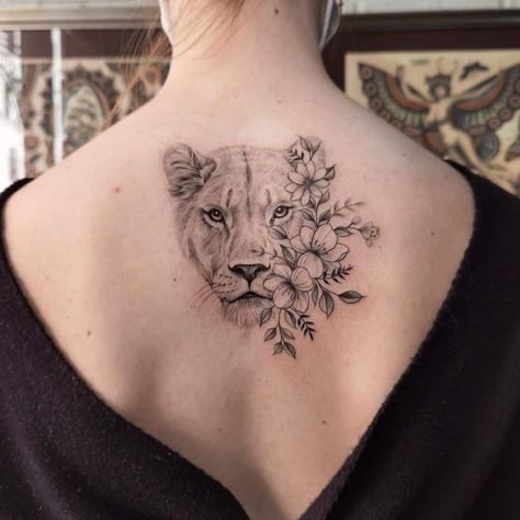 Lion And Lioness Tattoo, Lioness Tattoo Design, Female Lion Tattoo, Lion Flower, Tattoo Lion, Lioness Tattoo, Half Sleeve Tattoos Drawings, Petit Tattoo, Female Lion