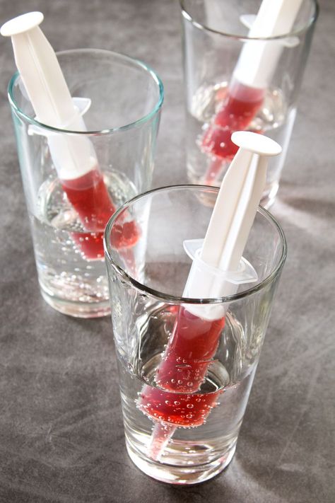 Jello Shot Syringes, Halloween Themed Drinks, Dr Evans, Vodka Cranberry, Creepy Halloween Party, Halloween Shots, Halloween Drinks Alcohol, Cranberry Vodka, Bonfire Party