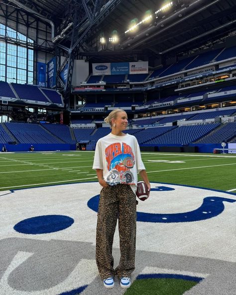 Outfits • Instagram Indianapolis Colts, Nfl Game Day Outfit Woman, Weather Outfits, Game Day Outfit, Warm Weather Outfits, Day Outfit, Game Day, Warm Weather, Nfl