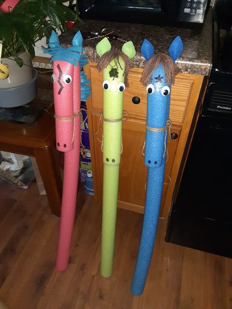 Horse Made Out Of Pool Noodles, Derby Horse Pool Noodle, Pool Noodle Stick Horse, Pool Noodle Hobby Horse, Noodle Horse, Pool Noodle Horse, Noodle Art, Family Pool, Pool Noodles