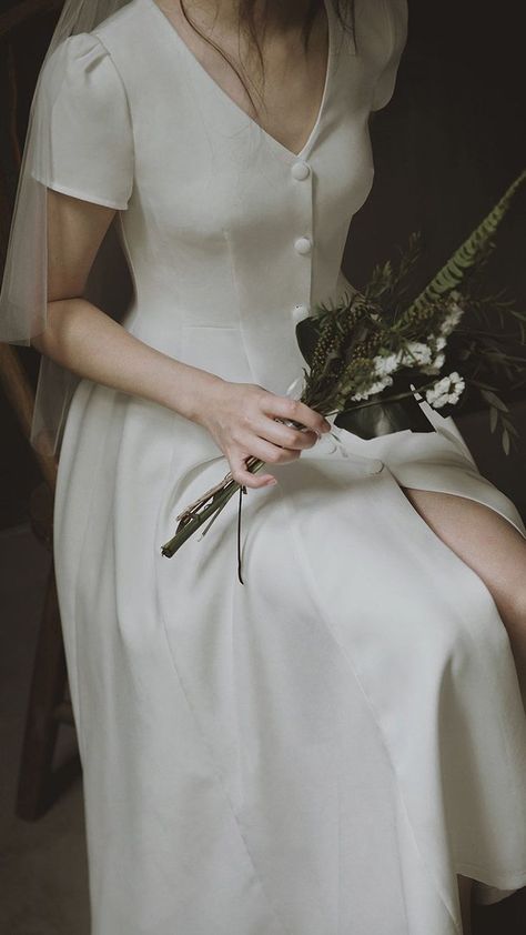 Midi Wedding Dress, Civil Wedding Dresses, Minimalist Wedding Dresses, White Wedding Dress, Civil Wedding, New Wedding Dresses, Elegant Wedding Dress, 가을 패션, Wedding Dress Inspiration