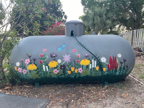 Painted flowers design on propane tank. Used Enamel paint. Painting A Propane Tank, Painted Gas Tanks, Painting Propane Tanks, Propain Tanks Painted, Painting Propane Tanks Ideas, Paint Propane Tank Ideas, Propane Tank Art Ideas, Propane Tank Painting Ideas, Paint Propane Tank