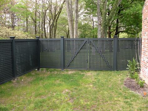 Fence Between Neighbors, Fence Double Gate, Mailbox Curb Appeal, Lattice Privacy Fence, Yard Upgrades, Railings Design, Lattice Fence Panels, Fence With Lattice Top, Landscape Screen