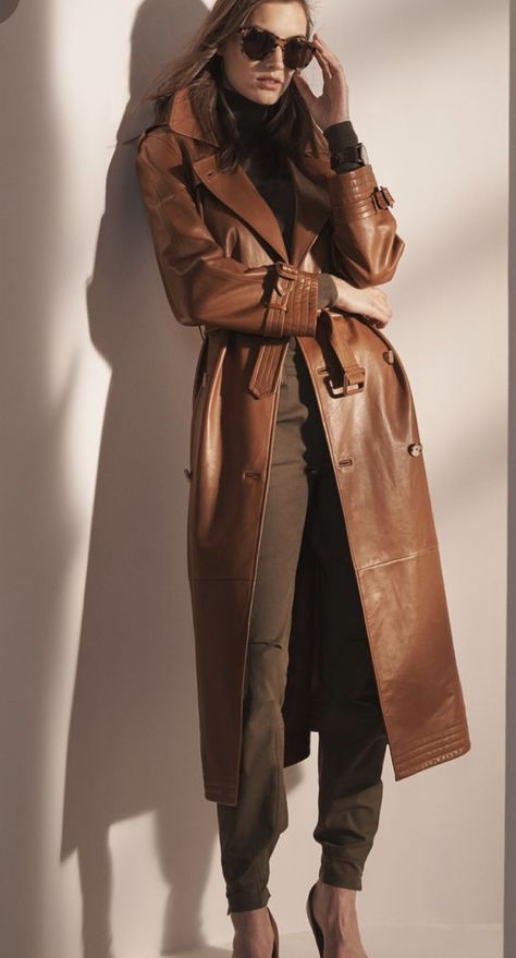 Leather Coat Outfit, Winter Outfits Tumblr, Winter Outfits 2019, Winter Outfits 2020, Winter Coat Outfits, Brown Leather Coat, Trendy Coat, Long Leather Coat, Trendy Outfits Winter