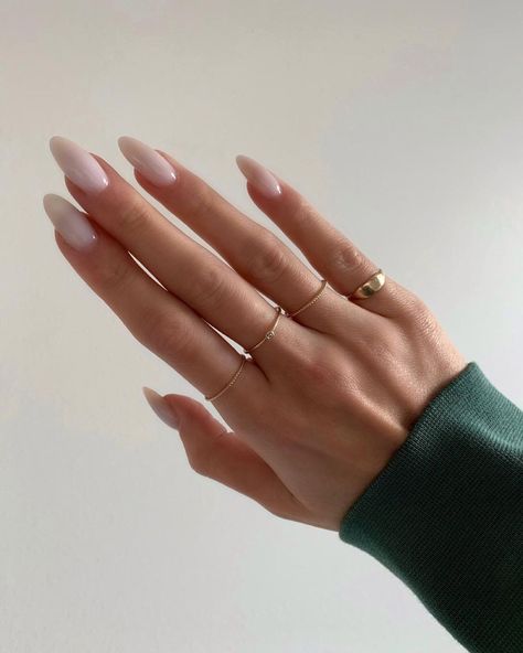 Lisa Gozlan, Milky Nails, Plain Nails, Cute Summer Nails, Minimalist Nails, Classy Nails, Gorgeous Nails, Cute Acrylic Nails, 14kt Gold