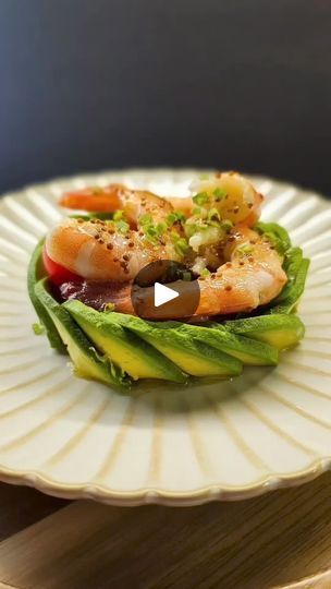 Prawn And Avocado Starter, Avocado And Shrimp Salad, Avocado Salad Ideas, Shrimp Carpaccio, Shrimp Avocado Recipes, Easy Fancy Dinner, Avocado Shrimp Salad, Prawn And Avocado Salad, Fancy Salad