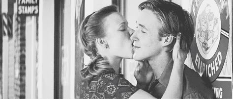 . Ryan Gosling And Rachel Mcadams, Movie Kiss, 100 Reasons Why I Love You, S Gif, Image Couple, Reasons Why I Love You, Laura Ingalls Wilder, I Love Cinema, Why I Love You