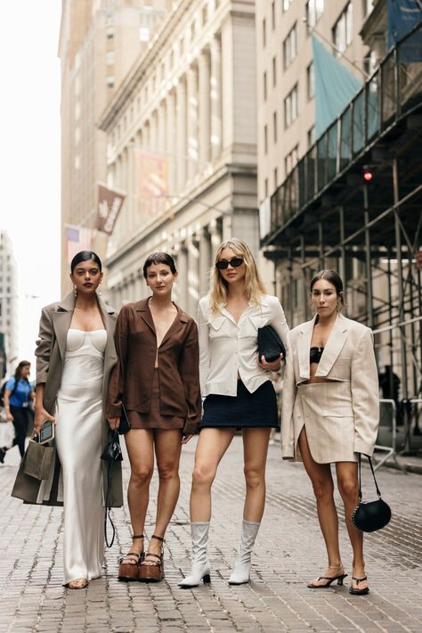 Fashion Week Spring 2023, Minimal Street Style, Blogger Street Style, Nyc Street Style, Nyfw Street Style, Quirky Fashion, Style Looks, Best Street Style, Spring Street Style