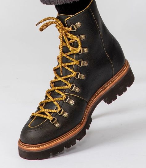 Vintage Hiking Boots, Grenson Shoes, 30s Fashion, Men's Wardrobe, Boots Outfit, Women's Style, Boots Men, Hiking Boots, Hiking