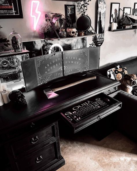 •𝖌𝖗𝖎𝖒𝖒• (@the.grimm.remains) • Instagram photos and videos Gothic Room Ideas, Games Room Inspiration, The Grimm, Gothic Decor Bedroom, Goth Bedroom, Gothic Room, Gothic Bedroom, Gamer Room Decor, A Keyboard