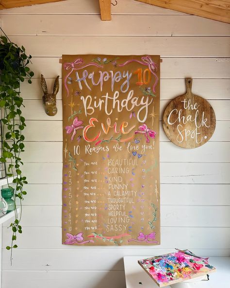 Happy Birthday Diy Posterboard, What To Do For Birthday, Diy Happy Birthday Sign, Brown Paper Sign Party Ideas, Brown Paper Banner Birthday, Diy Birthday Banner Ideas, Birthday Banner Diy, Birthday Banner Painted, Bow Theme