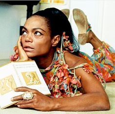 Eartha Kitt African History, Celebrities Reading, Eartha Kitt, Vintage Black Glamour, Woman Reading, Girl Reading, Famous Faces, Vintage Hollywood, Black People