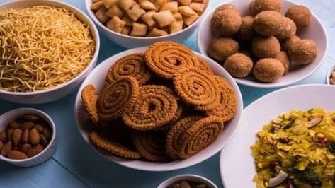 Diwali Faral, Diwali Snacks, Diwali Sweets, Diwali Food, Indian Sweets, Ganesh Chaturthi, Savory Snacks, Sweets Recipes, Healthy Foods To Eat