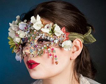 floral mask Mask Flower Design, Masquerade Mask Floral, Masquerade Mask Flowers, Flower Mask Masquerade, Diy Mask Costume, Floral Masquerade Mask, Masquerade Mask Ideas, Colorful Couture, Fairy Mask