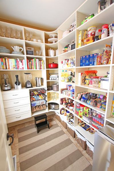 Desain Pantry Dapur, Organization 13, Organization Goals, Pantry Layout, Diy Pantry Organization, Beautiful Pantry, Dream Pantry, Pantry Room, Corner Pantry