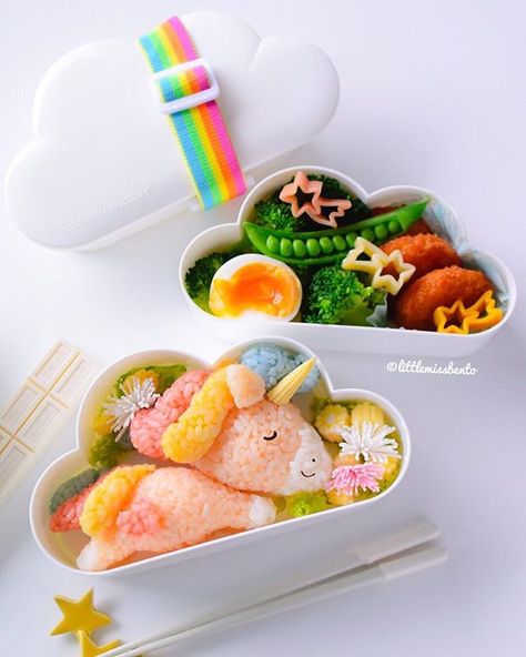 Little Miss Bento в Instagram: «Hope you are having a magical weekend like this unicorn 🍱 I love my cloud 🌈 lunchbox from @rainbowspectrum_; haven’t used it in a while.…» Bento Box Lunch For Kids, Kawaii Bento, Bento Recipes, Kawaii Food, Bento Box Lunch, Bento Box, Little Miss, Cute Food, Yummy Treats