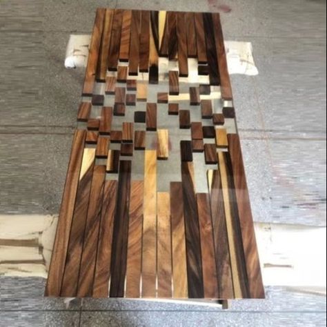 Epoxy Wood Table Diy, Epoxy Resin Table Top Ideas, Resin Desk Top Diy, Epoxy Resin Coffee Table, Wood Table Top Design, Resin Tables With Wood, Resin Table Ideas, Epoxy Table Top Ideas, Epoxy Resin Furniture