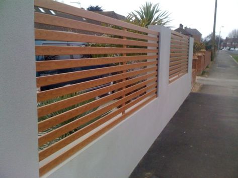 Wood Slat Fence, Industrial Fence, Aluminium Fencing, Slat Fencing, Fence Modern, Slat Fence, Slatted Fence, Driveway Fence, Compound Wall Design