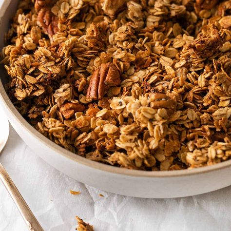 Favorite Gluten-Free Granola (Go-To Recipe!) Gluten Free Granola Recipe, Meaningful Eats, Gluten Free Scones, Gluten Free Granola, Gluten Free Donuts, Paleo Recipe, Recipes Baking, Gluten Free Recipes For Breakfast, Granola Recipe