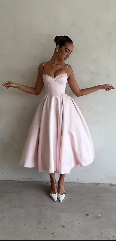 Graduation Pink Dress, Graduation Dress Pink, Pink Graduation Dress, Classy Modest Dresses, Chic Clothing Style, Party Dress Classy, Modest Casual Outfits, Dressy Attire, Prom Girl Dresses