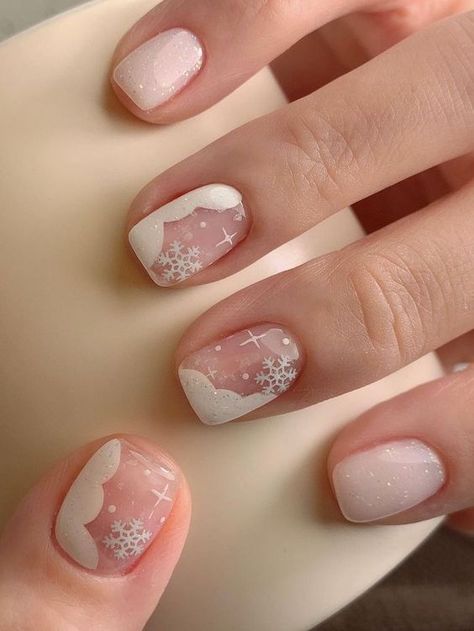 21 Winter Nail Ideas for 2023-2024 - Lauren Erro Winter Nail Ideas, Snow Nails, Snowflake Nail Art, Gold Glitter Nails, Fall Gel Nails, Snowflake Nails, Pearl Nails, White Nail Designs, Nails Only