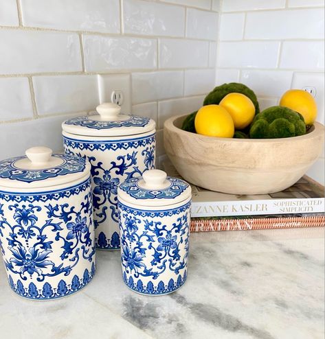 blue and white chinoiserie kitchen canisters Cobalt Blue And White Kitchen, Kitchen Decor Blue And White, Blue Theme Kitchen, Blue And White China Kitchen, Blue Yellow Kitchen Decor, Lemon And Blue Kitchen, Blue White Kitchen Decor, Blue Floral Kitchen, Blue Kitchen Decorating Ideas