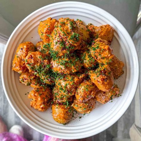 Harissa Tahini Potato Salad - Zena's Kitchen Tahini Noodles, Duck Ragu, Charred Broccoli, Barbecue Sides, Pesto Potatoes, Crispy Noodles, Salad Avocado, Potato Salads, Classic Potato Salad