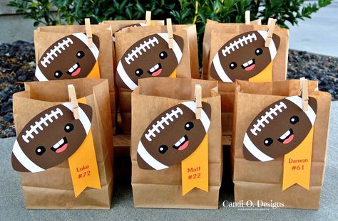 As the Team Mom, every year I reward those players that have surpassed the goal with fundraiser card sales.  This year was a tough one but t... Football Team Treats, Football Team Snacks, Football Goody Bags, Football Treat Bags, Team Mom Football, Football Bags, Goodie Bag Ideas, Peewee Football, Football Treats