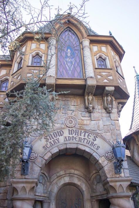 Part 5: Star Tours, Captain EO, Splash Mountain – see how Disneyland changed in the 1980s – Orange County Register Snow White Scary, Disneyland Images, Captain Eo, Disney Princess Facts, Disneyland Anaheim, Disney Bedrooms, Splash Mountain, Disneyland Pictures, Star Tours